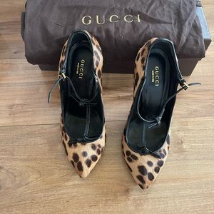 Gucci Jaguar Print T-Strap Pump Sandal